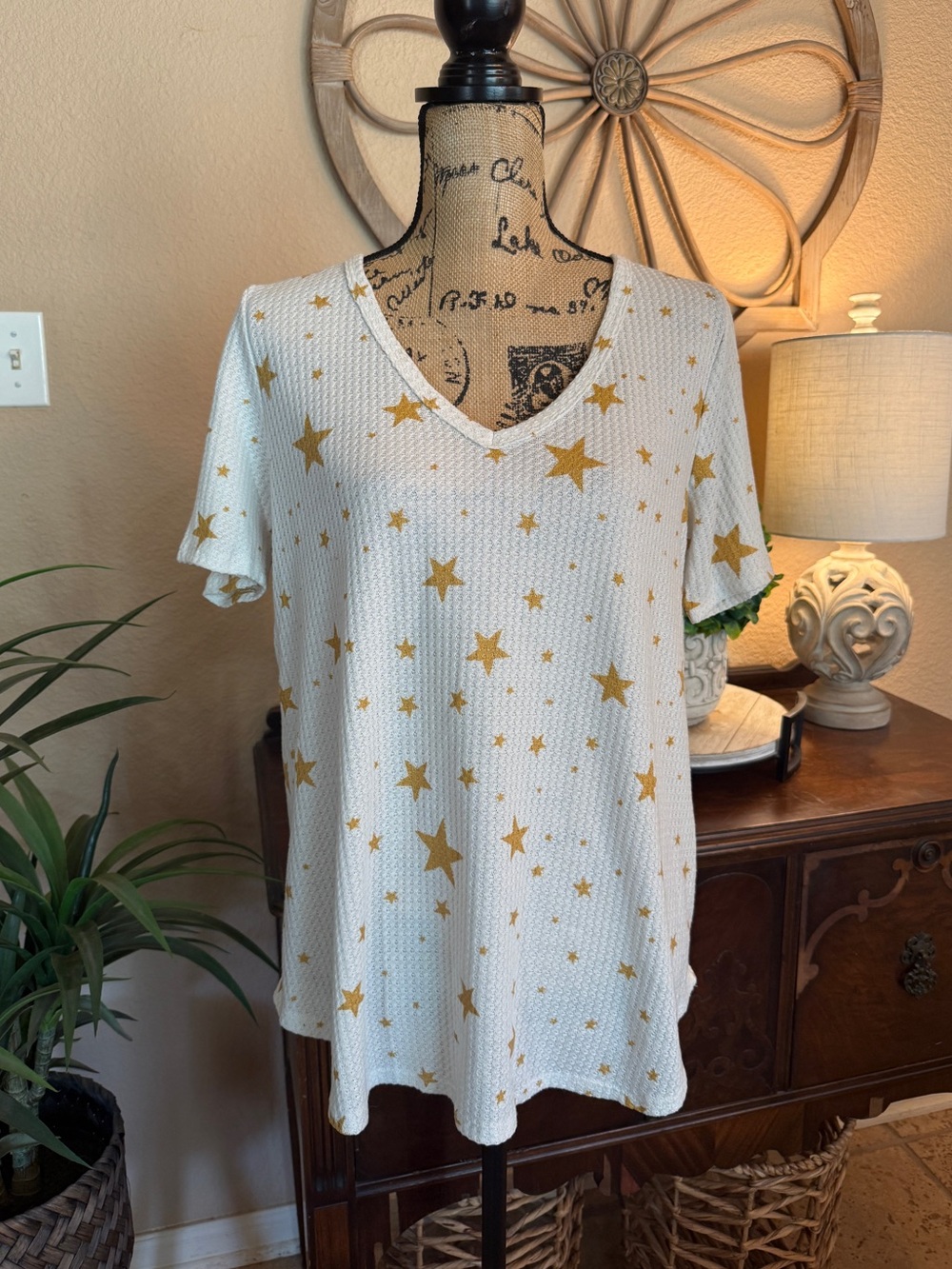 BIBI White Waffle Knit V-Neck Star Print Short Sleeve Top